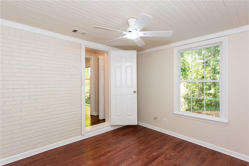 1383 Sandy Lane
