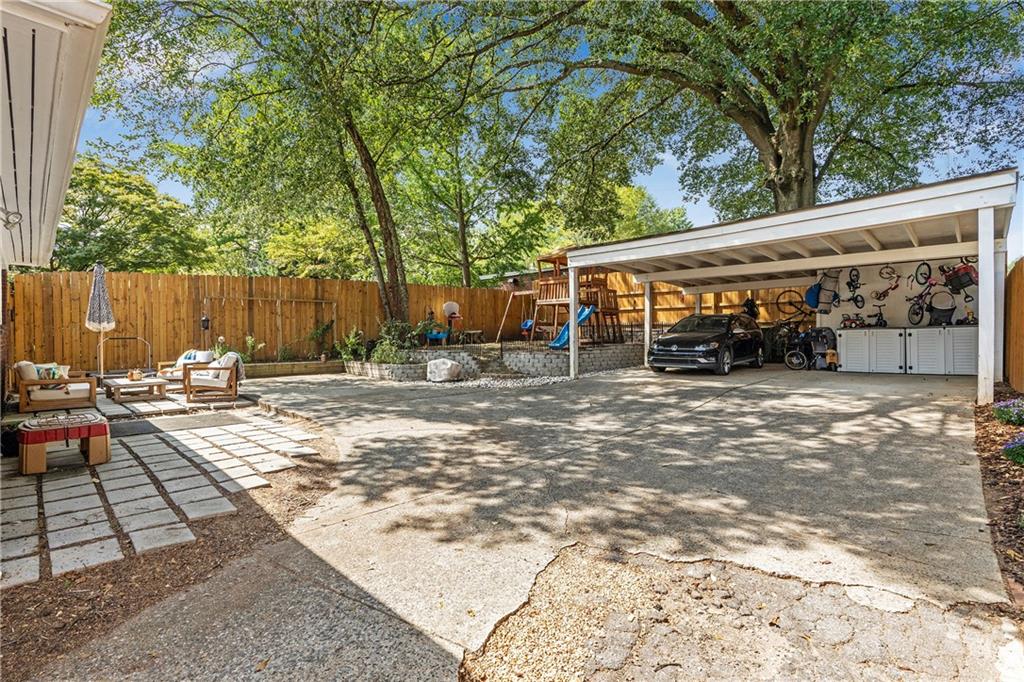 1406 Monroe Drive NE