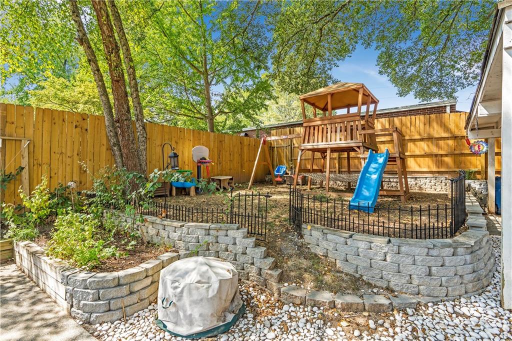 1406 Monroe Drive NE