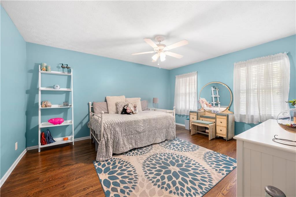 2178 Greencrest Drive NE