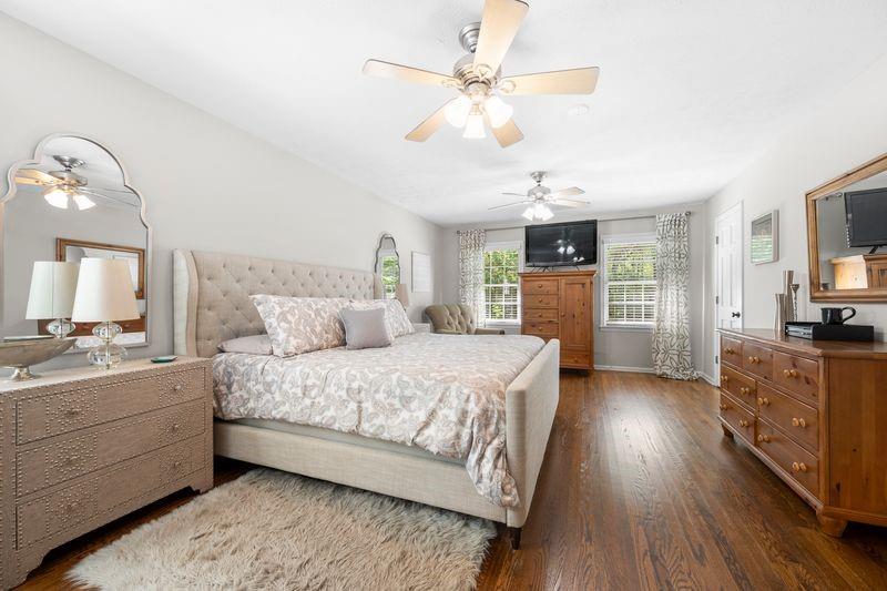 2178 Greencrest Drive NE