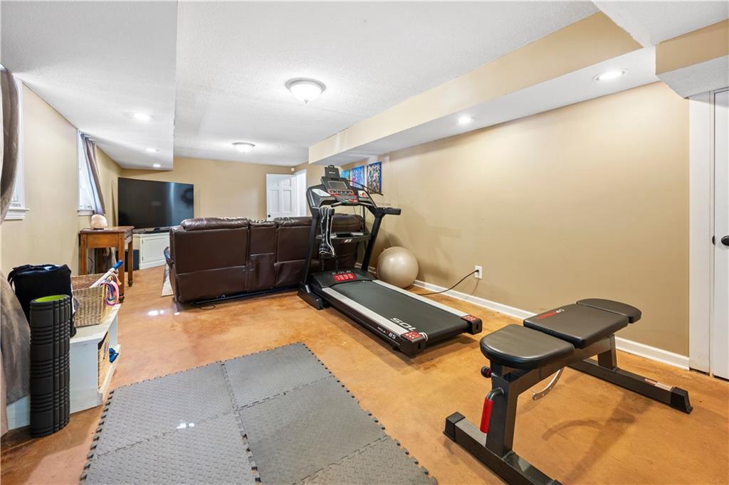 2178 Greencrest Drive NE