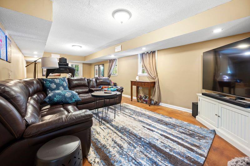 2178 Greencrest Drive NE