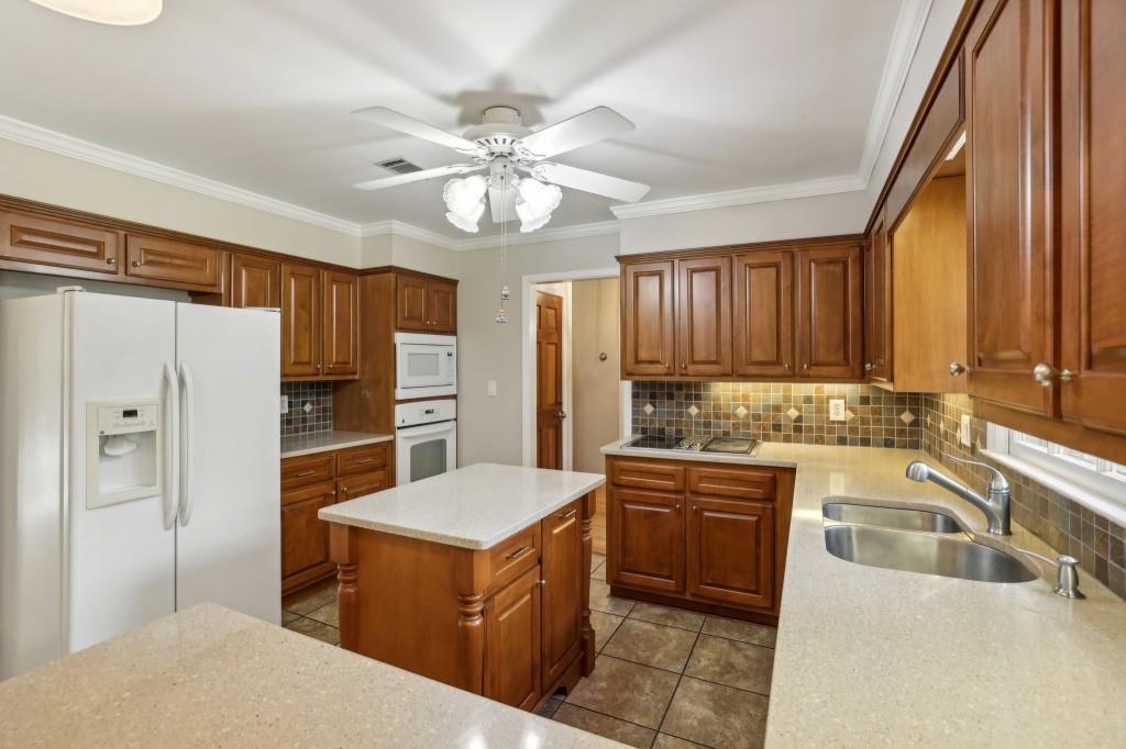 885 Glen Ridge Drive SW