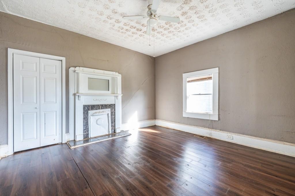 140 South Avenue SE