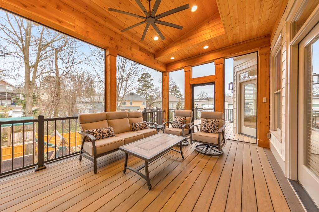 3172 Lynwood Drive NE