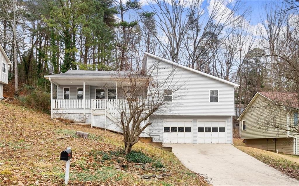 2768 Hawk Trace Court NE