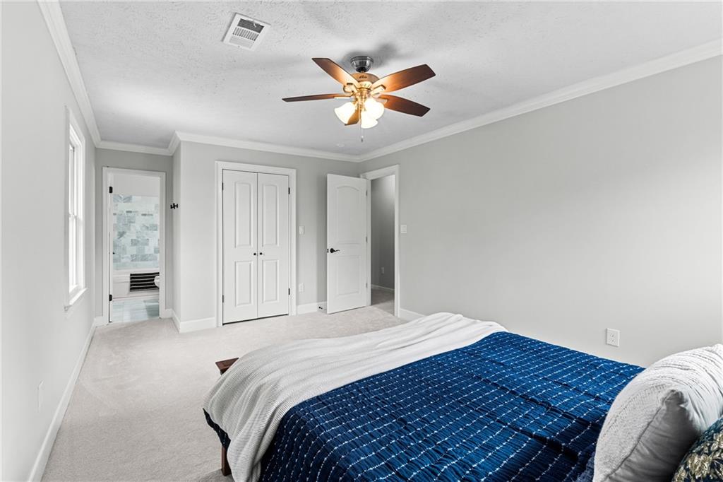 2402 Hillboro Circle SW