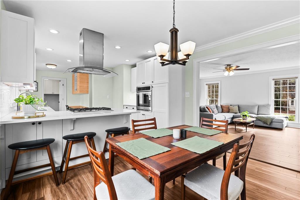 2402 Hillboro Circle SW