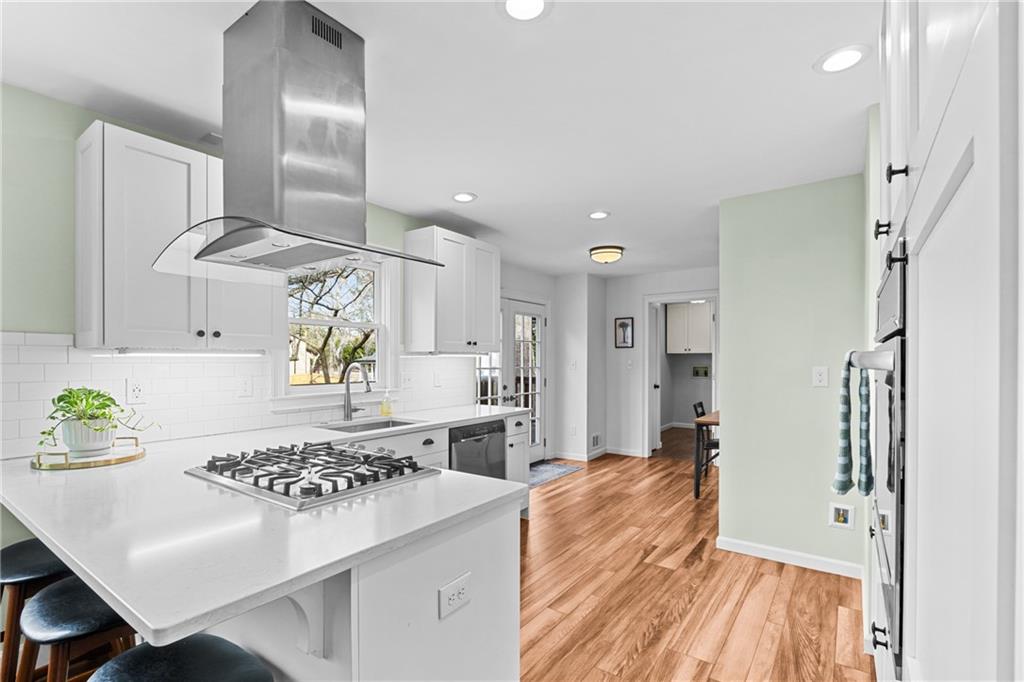 2402 Hillboro Circle SW