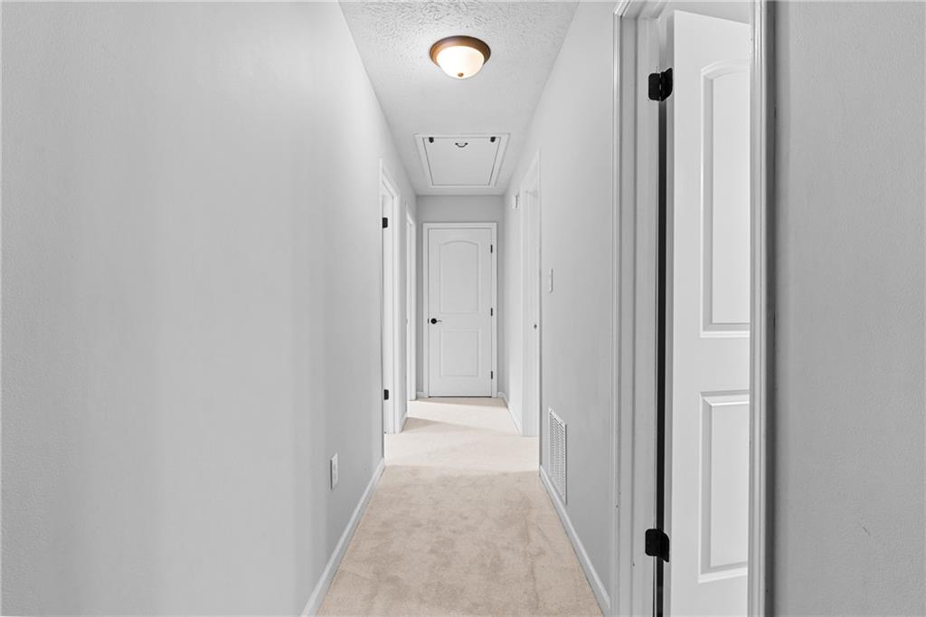 2402 Hillboro Circle SW