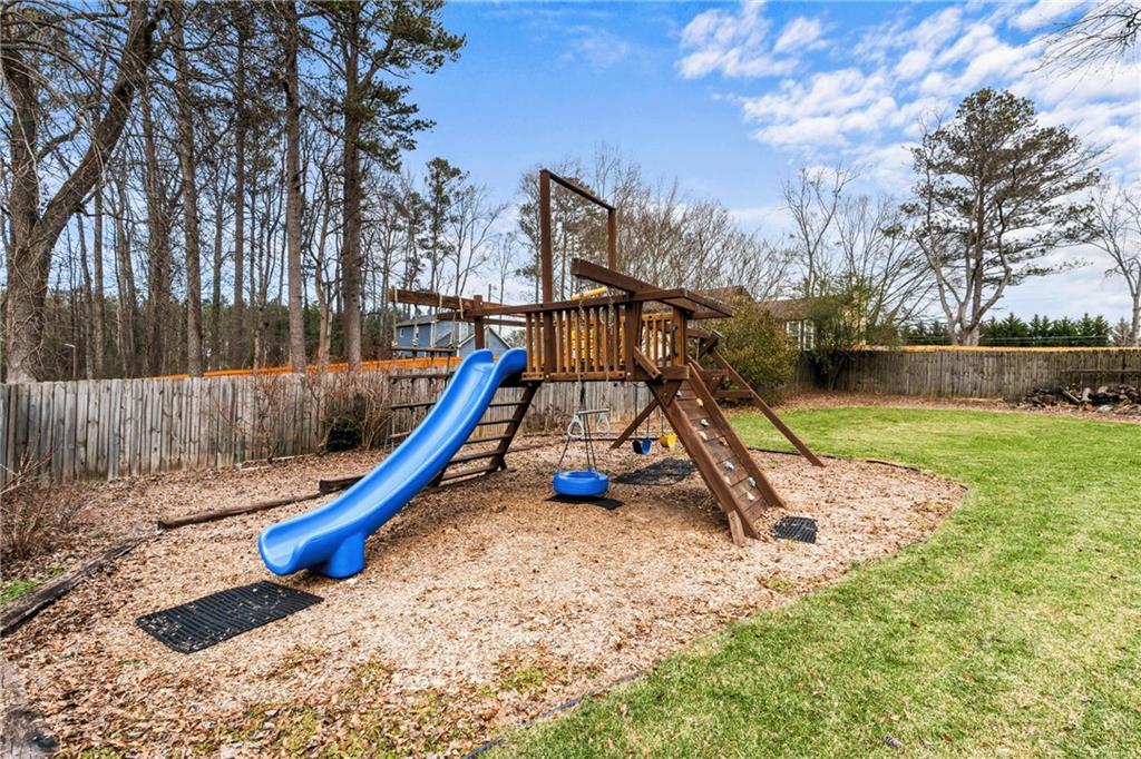 2402 Hillboro Circle SW