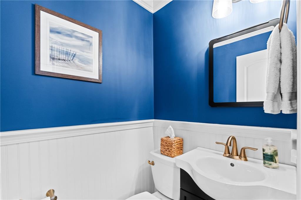 2402 Hillboro Circle SW