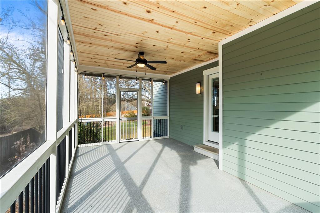 2402 Hillboro Circle SW