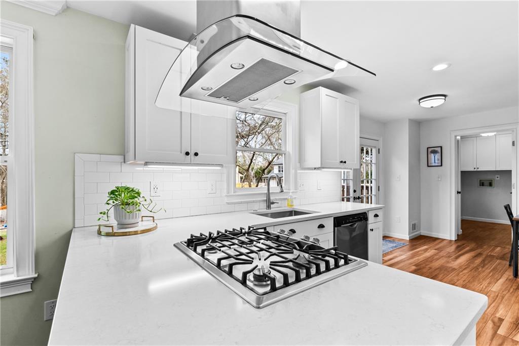 2402 Hillboro Circle SW