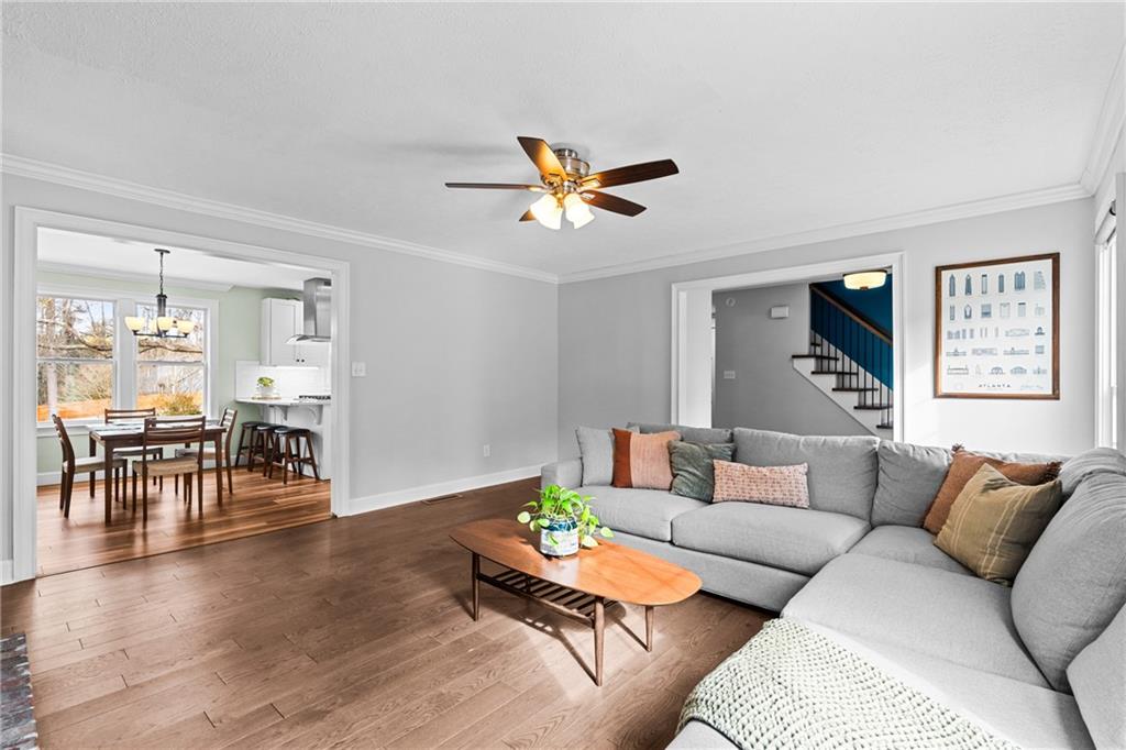 2402 Hillboro Circle SW