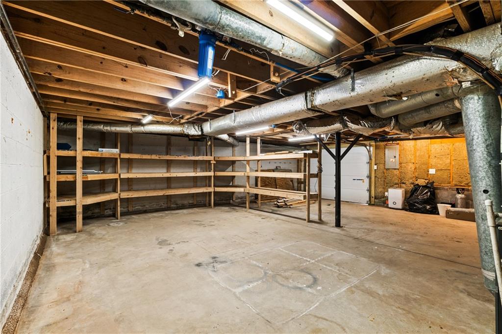 2402 Hillboro Circle SW