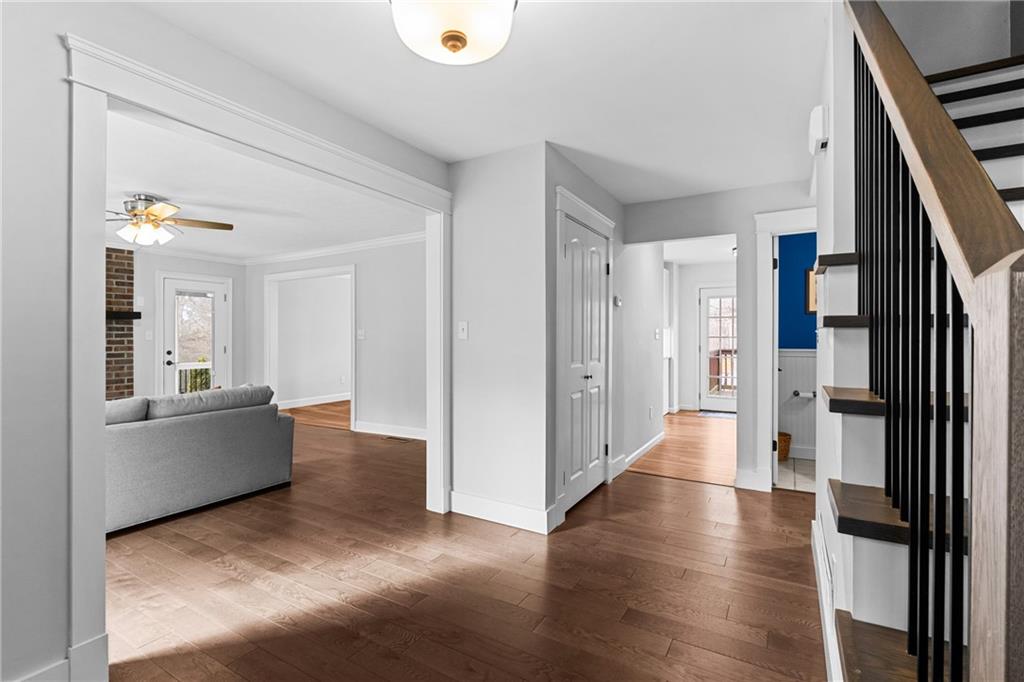 2402 Hillboro Circle SW