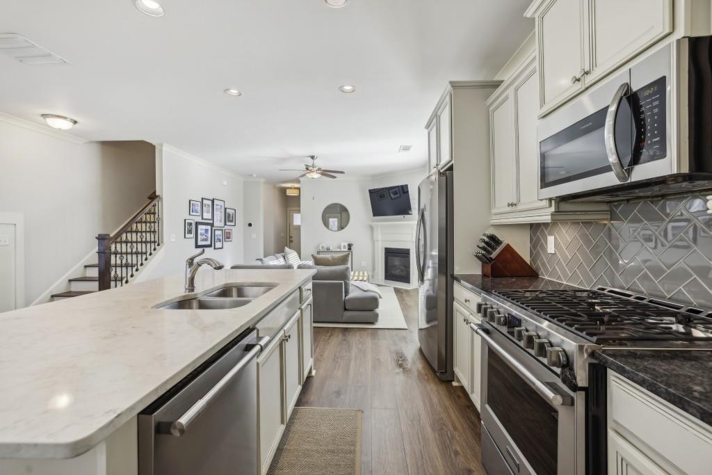 2111 Birkdale Terrace