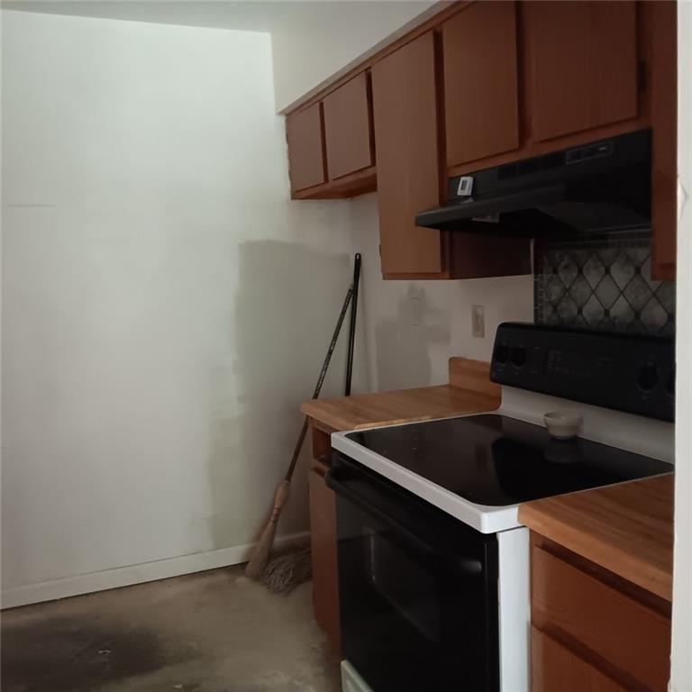 1604 Pine Tree Trail