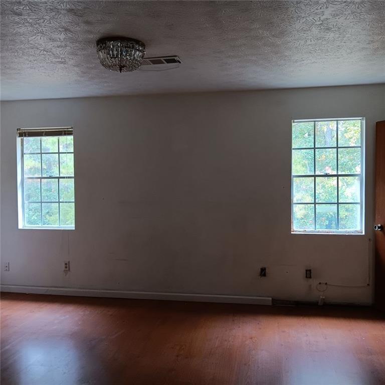 1604 Pine Tree Trail