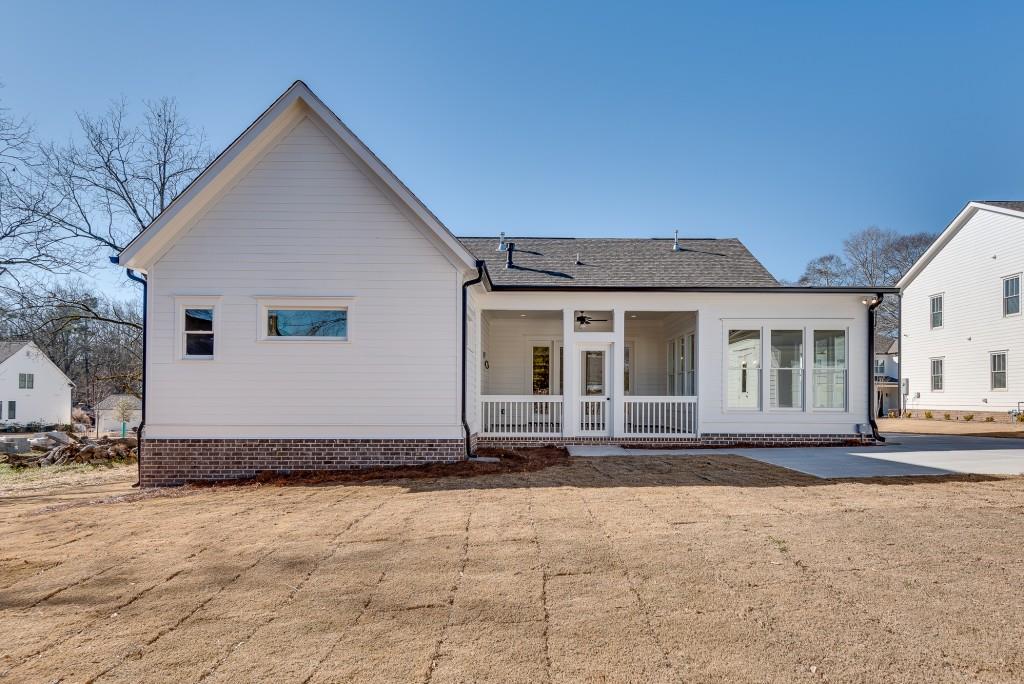 660 Foster Park Lane