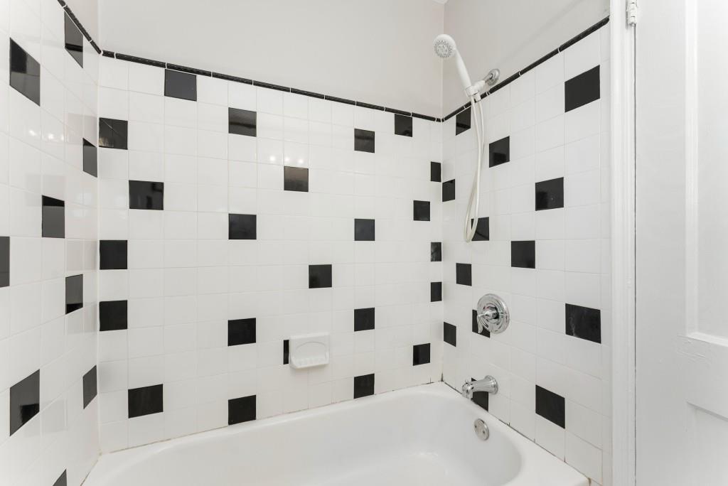 323 3rd Street NE Unit 5