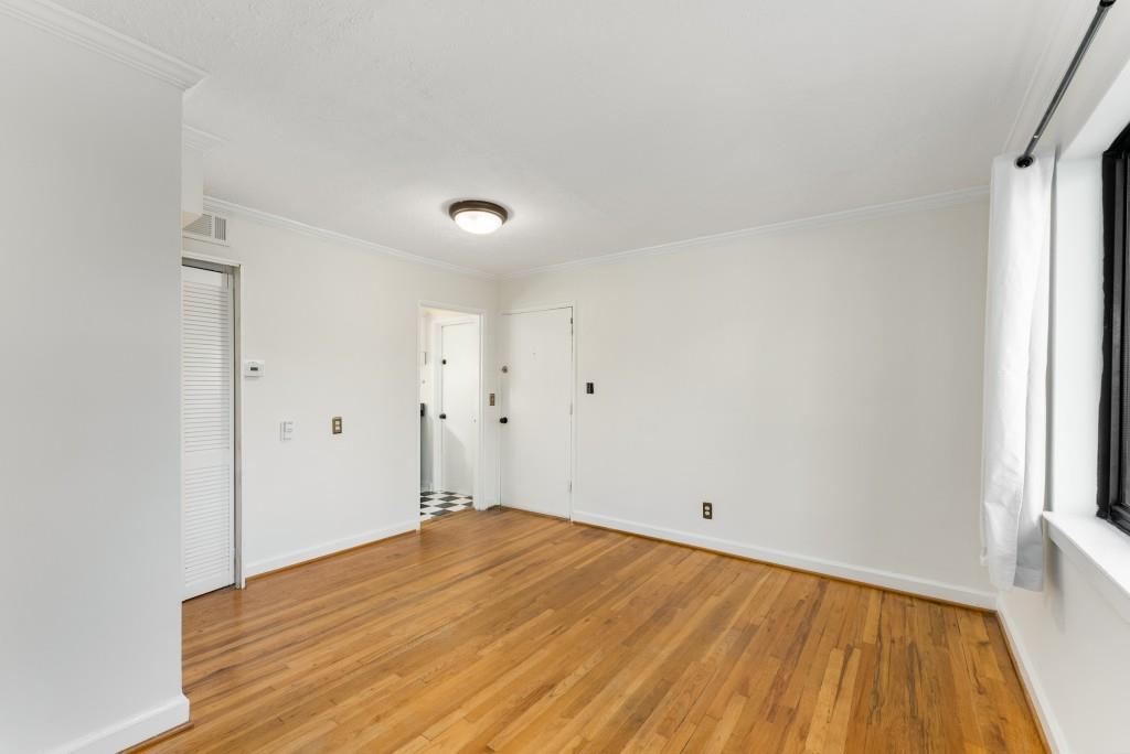 323 3rd Street NE Unit 5
