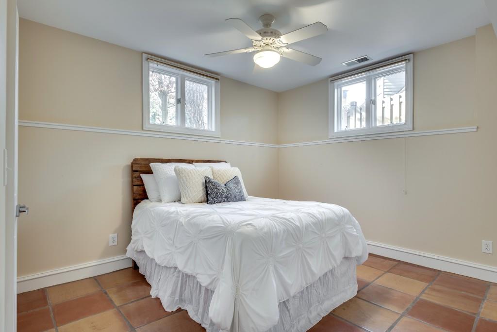 1865 Berkeley Mews NE