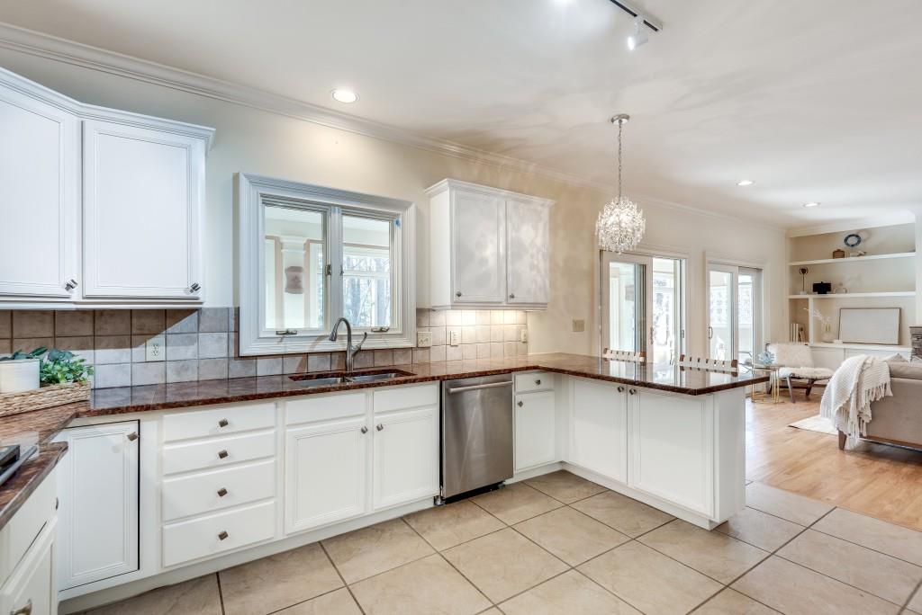 1865 Berkeley Mews NE
