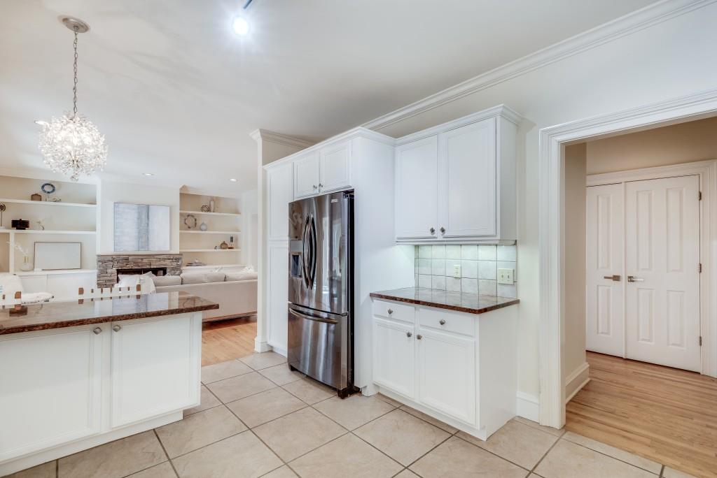 1865 Berkeley Mews NE