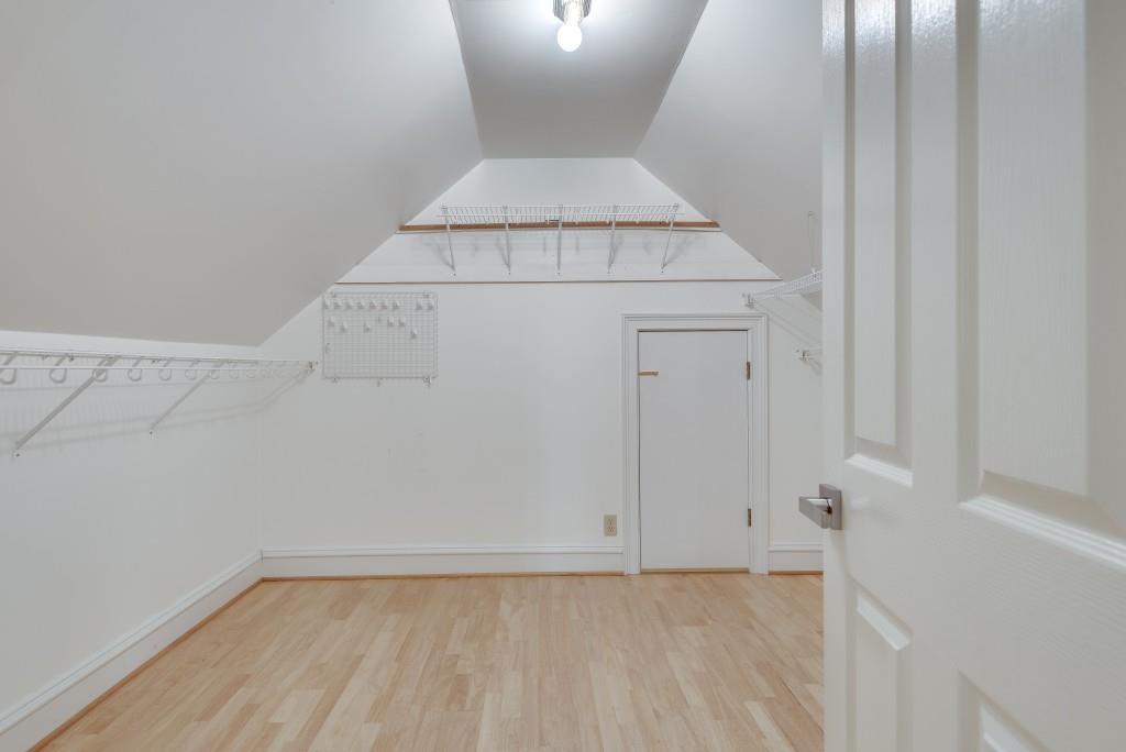 1865 Berkeley Mews NE