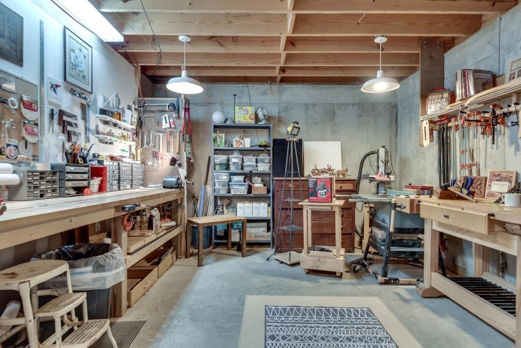 1865 Berkeley Mews NE
