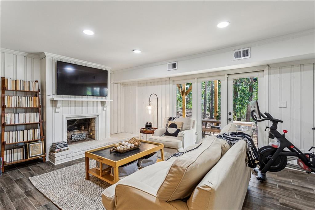 3372 Pine Meadow Road NW