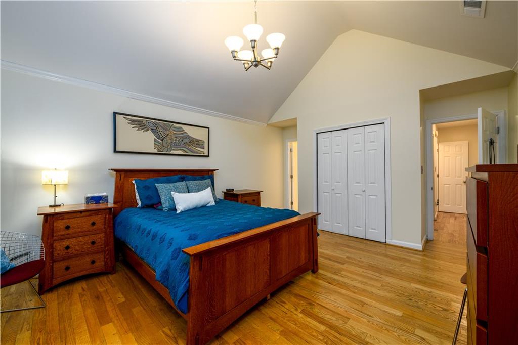 1046 Ashbury Drive