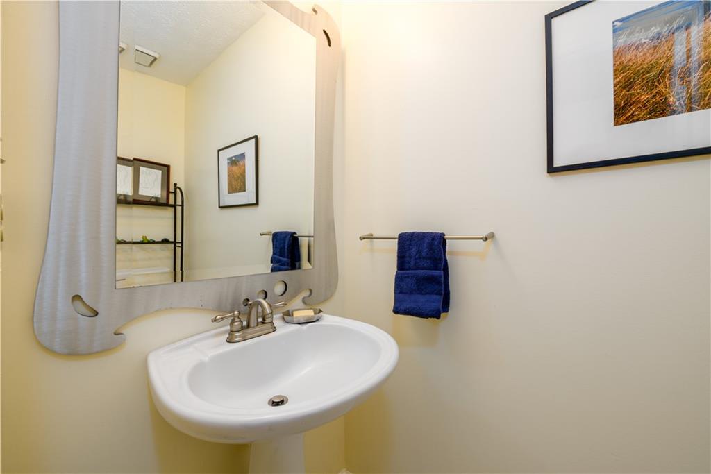 1046 Ashbury Drive