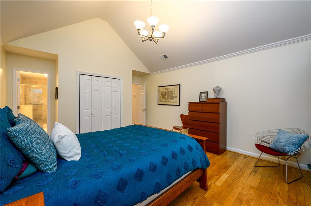 1046 Ashbury Drive