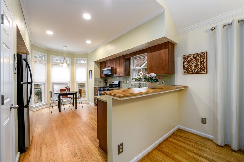 1046 Ashbury Drive