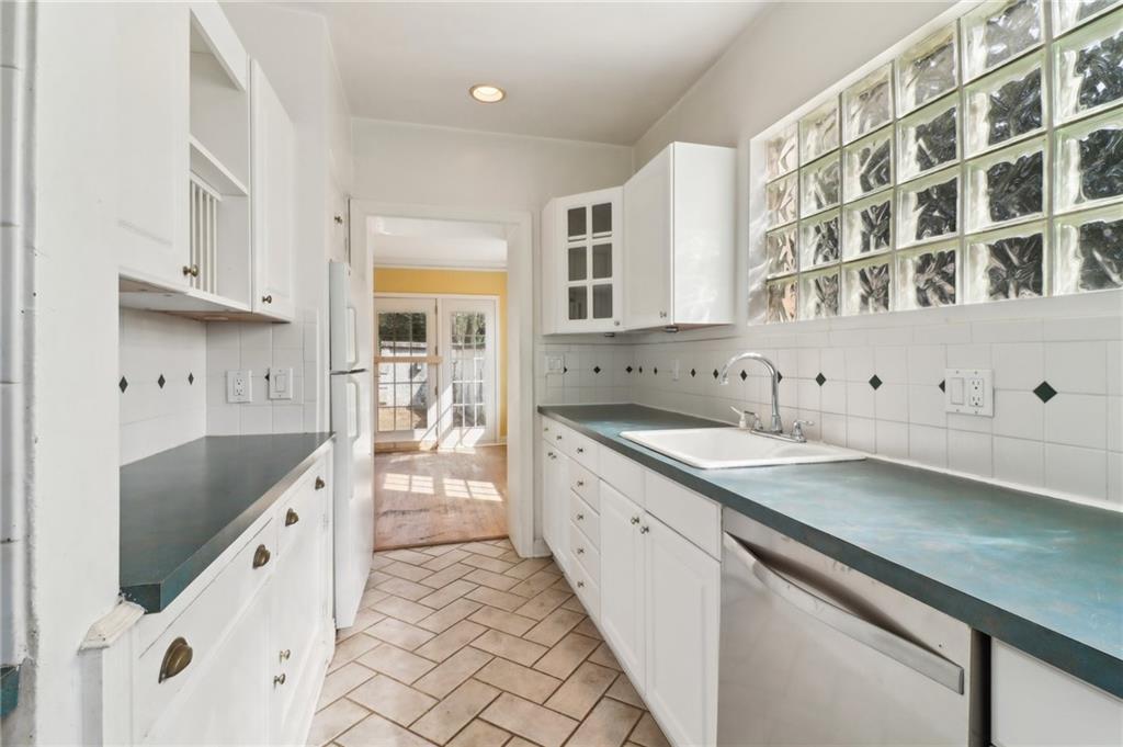 1815 Monroe Drive NE