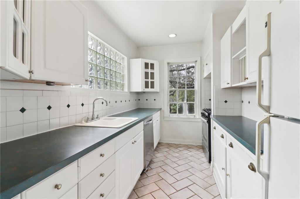 1815 Monroe Drive NE