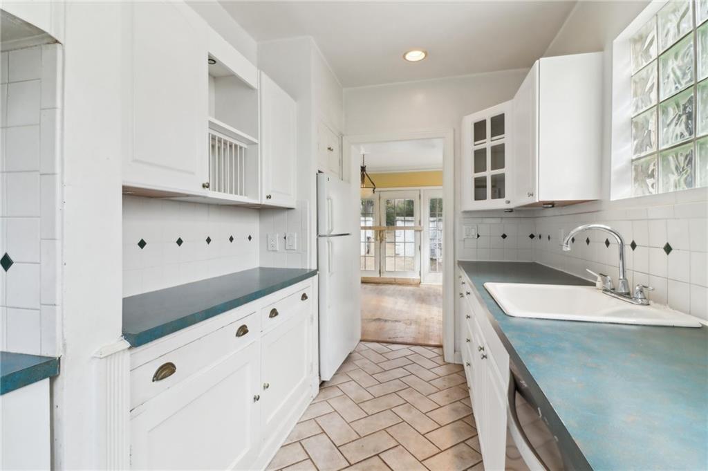 1815 Monroe Drive NE