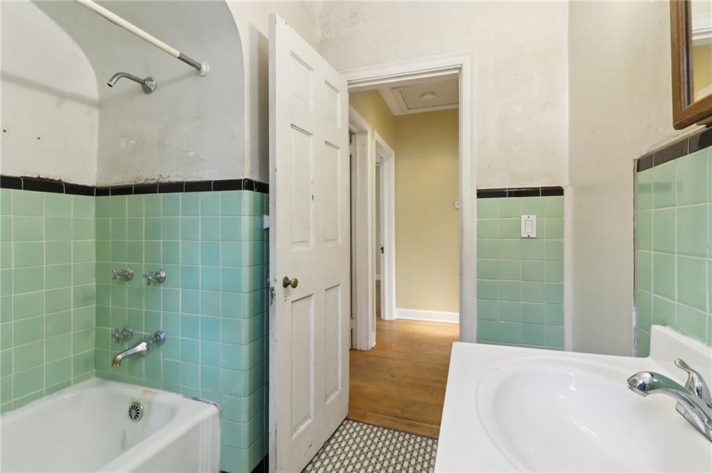 1815 Monroe Drive NE