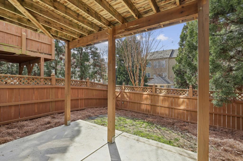 1016 Parkmont Way
