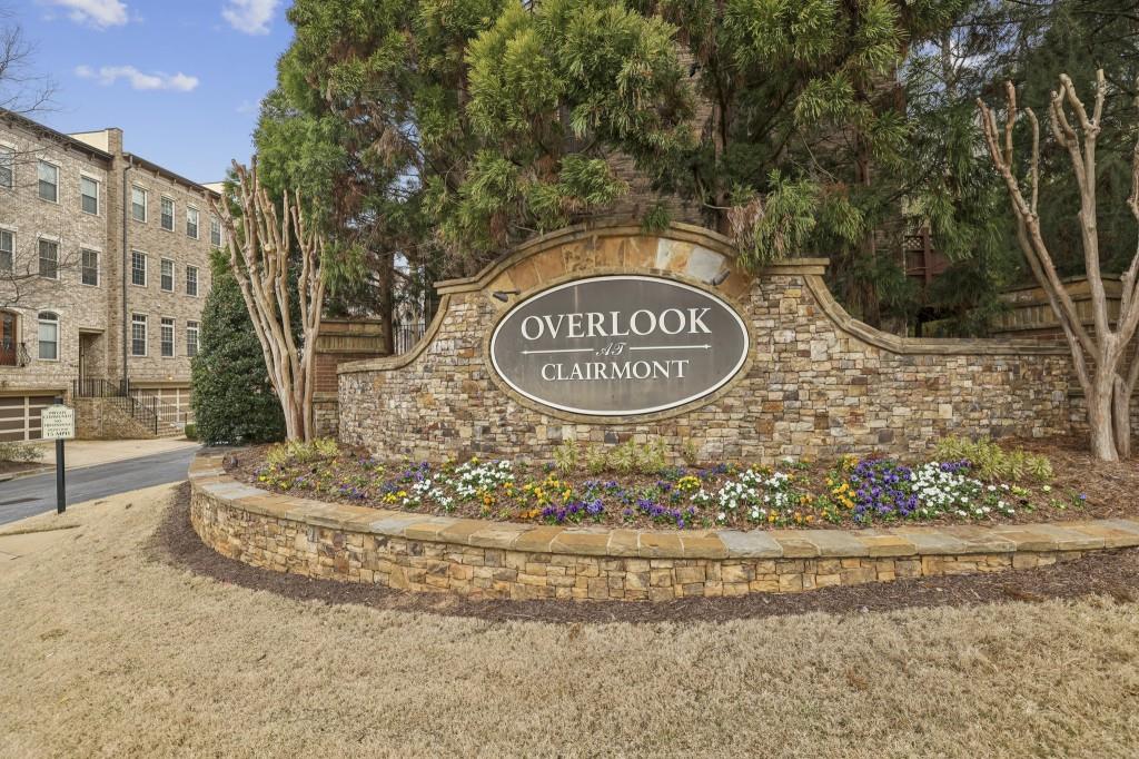 1016 Parkmont Way