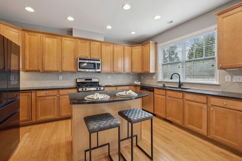 1016 Parkmont Way