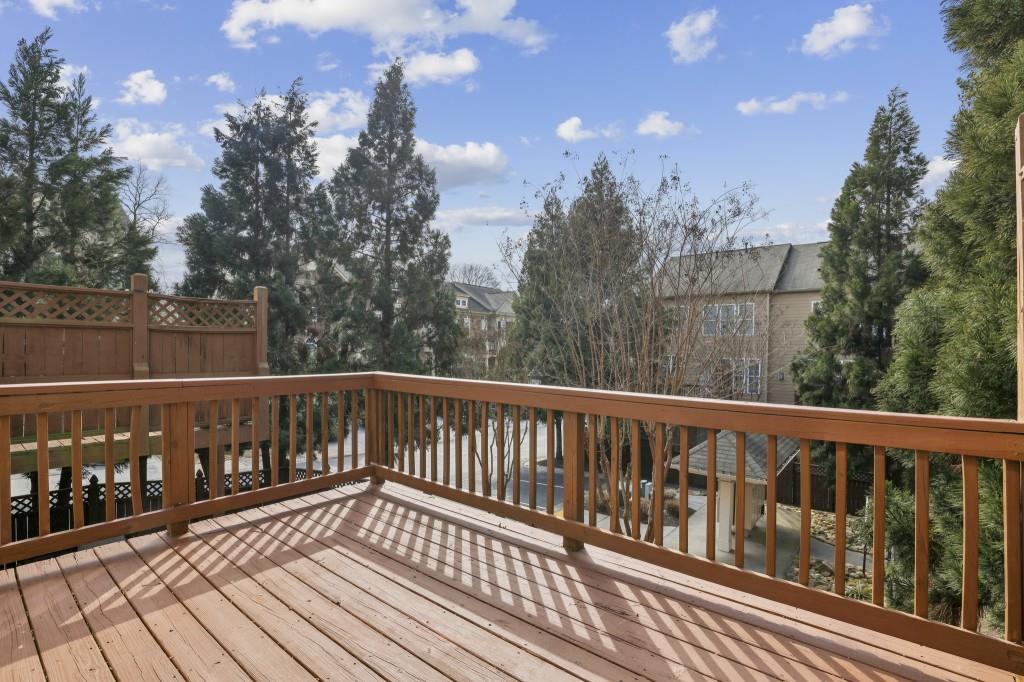 1016 Parkmont Way