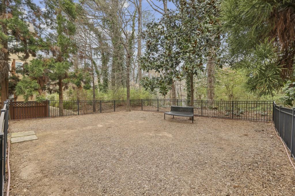 1016 Parkmont Way