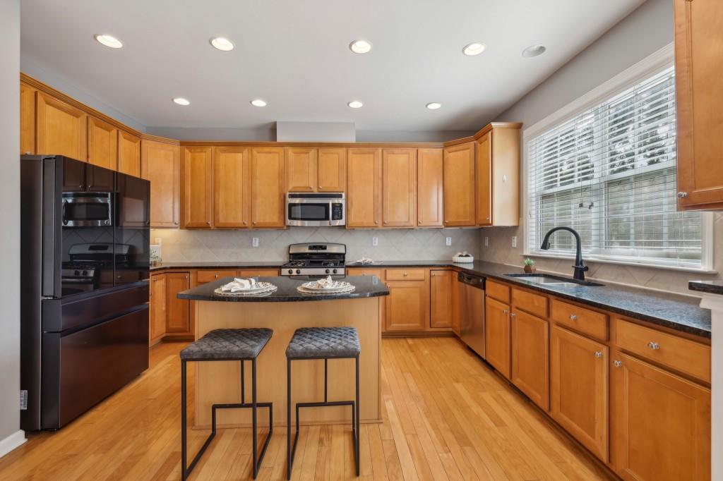 1016 Parkmont Way