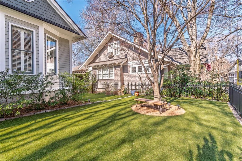 1069 Colquitt Avenue NE