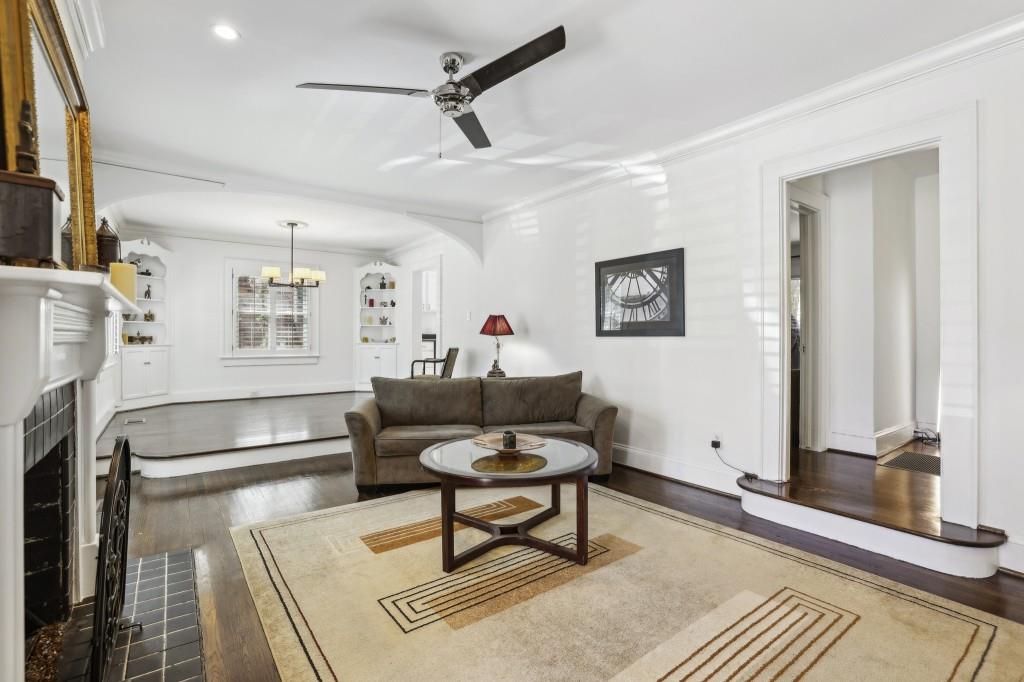 156 Sisson Avenue NE